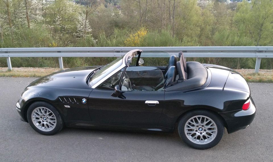 BMW Z3  Roadster 2,2l 132.131 km Windschott, Persenning in Siegen