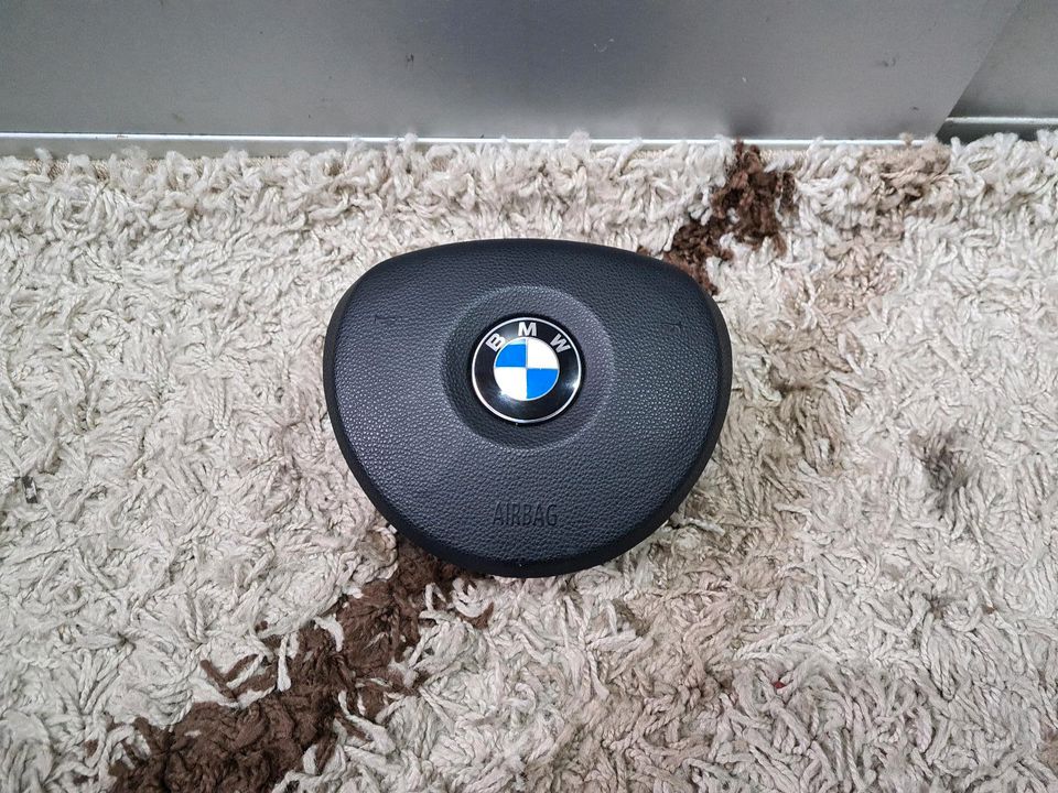 BMW X1 E84 3er E90 E91 LCI Airbag Modul Sport / M Lenkrad 6884672 in Essen