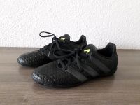 schwarze Sneakers Fußballschuhe adidas Gr. 36 Bayern - Oettingen in Bayern Vorschau