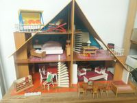 Puppenhaus 70er Jahre, inkl. Möbel Bayern - Elsenfeld Vorschau