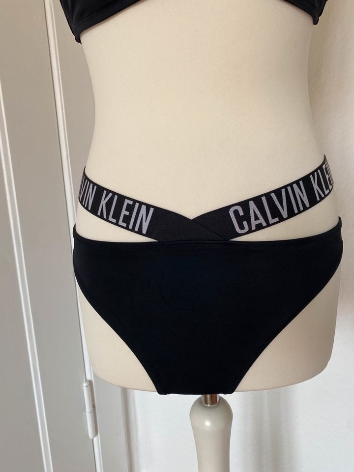 Calvin Klein Bikini  M/L in Berlin