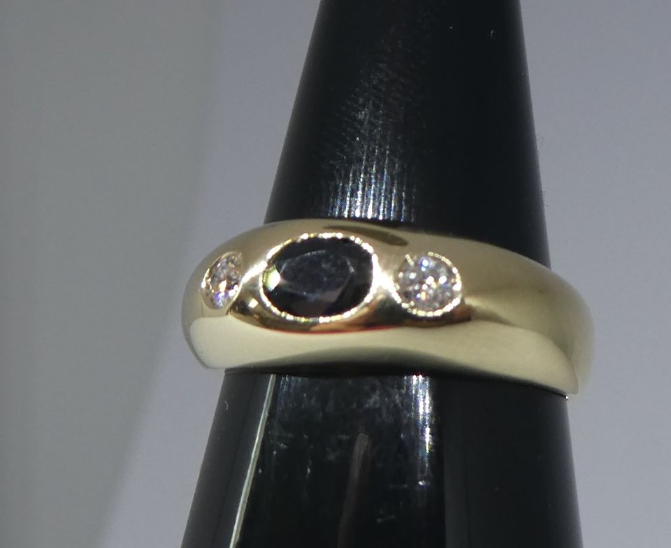 585 Gold Ring mit Saphir und 2 Brillanten in Bremen