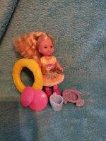 Barbie Shelly mit Standzubehör Kr. Altötting - Emmerting Vorschau
