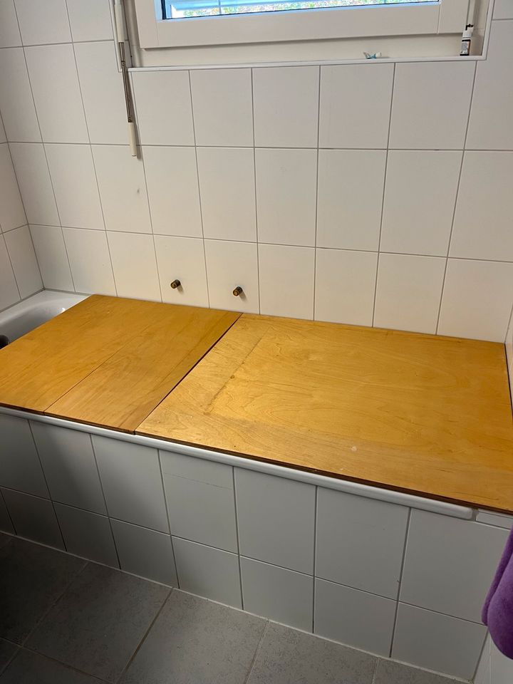 Wickeltisch/ Wickelaufsatz Badewanne inkl. Bretter für Badewanne in Rottweil