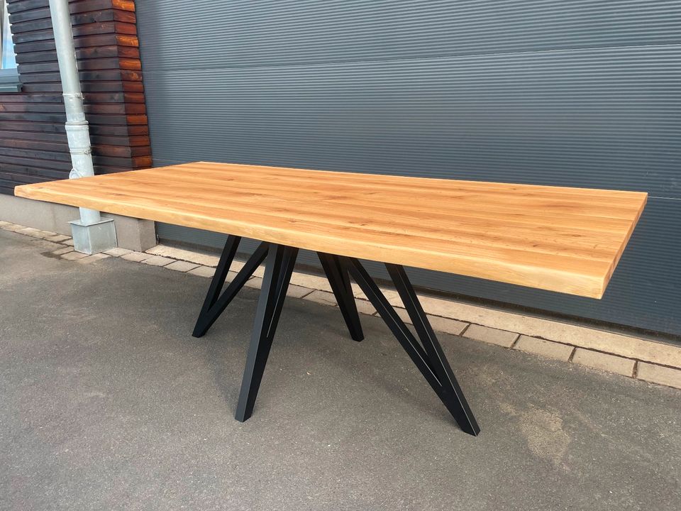 NEU Eiche Esstisch Spider Tisch Baumkante massivholz 240x100cm in  Nordrhein-Westfalen - Hennef (Sieg) | eBay Kleinanzeigen ist jetzt  Kleinanzeigen