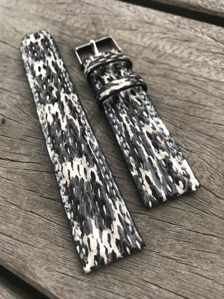 Genuine Cobra skin 20mm watch strap in München