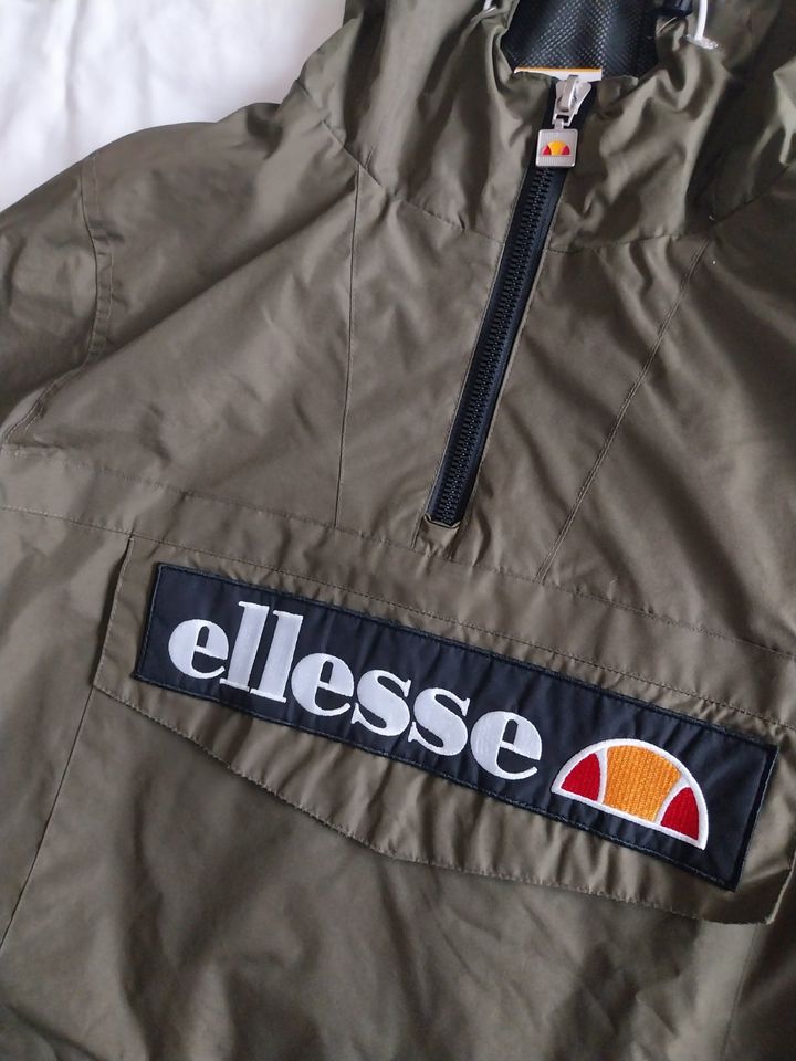 Ellesse Herren Windbreaker in Waldbronn