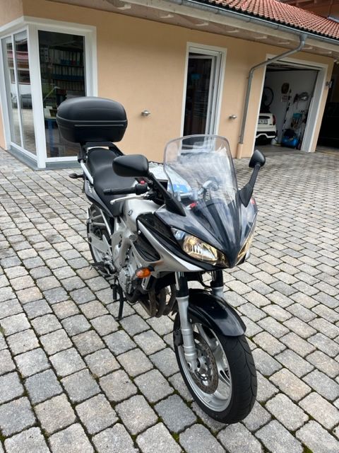 Yamaha Faser FZ6 in Aschau im Chiemgau