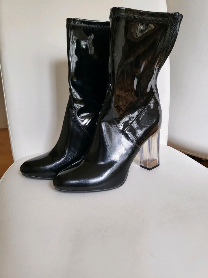 Neu Lack oder Latex Schuhe  Stiefel Gr 38 Boots in Senzig