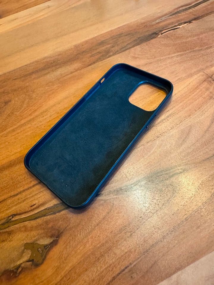 iPhone 13 Pro Max Hüllen (Leder und Silikon) in Adorf-Vogtland