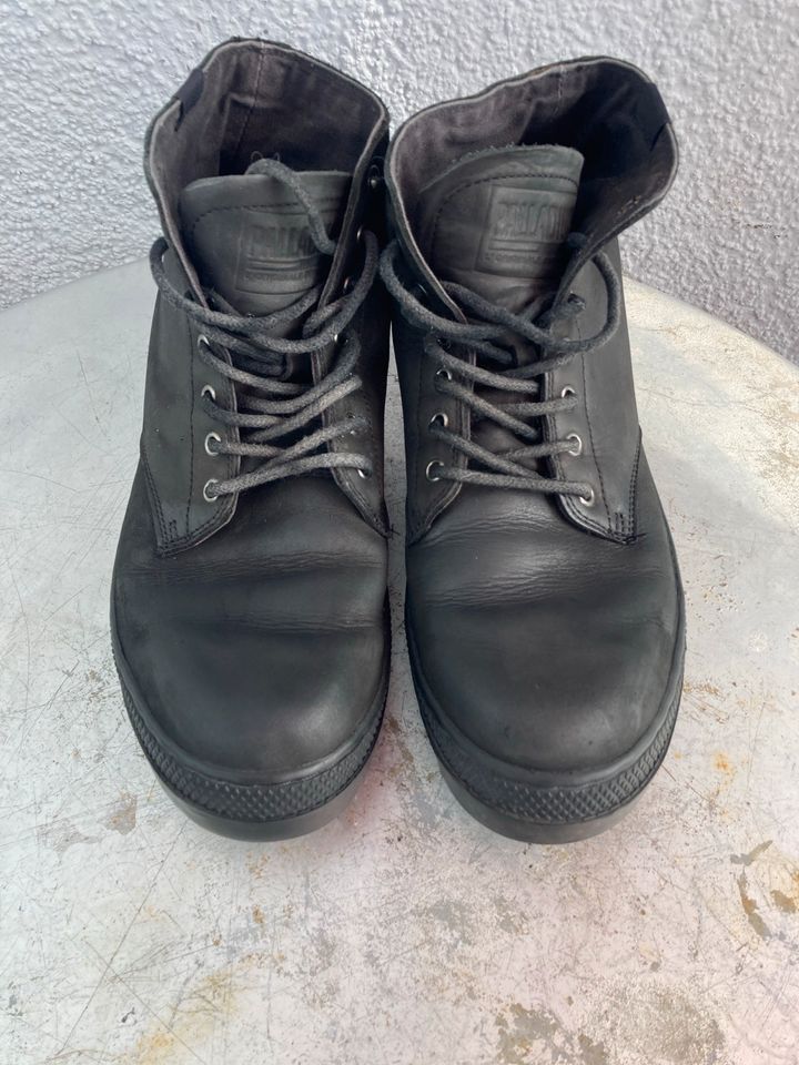 Palladium Boots gr. 44 schwarz Wildleder in Pfungstadt