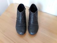 Kurzstiefel Högl Größe 5,5 Grau Müritz - Landkreis - Malchow Vorschau