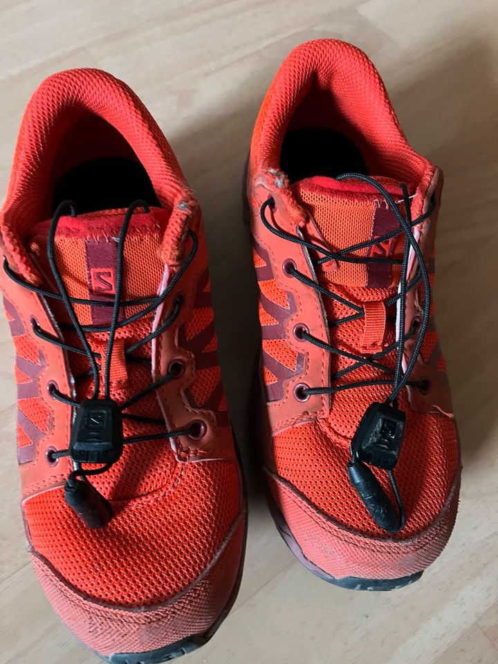 Salomon Trekking Schuhe Junge Mädchen Gr. 32 neuwertig in Hamburg