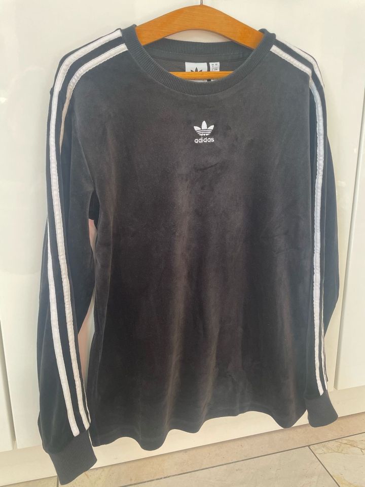 Adidas Hoodie / Pullover Damen in Wuppertal