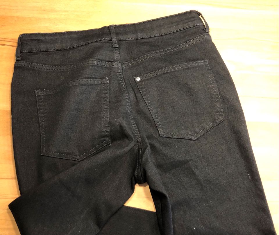 Jeans skinny fit Gr. 170 von H&M schwarz in Itzgrund