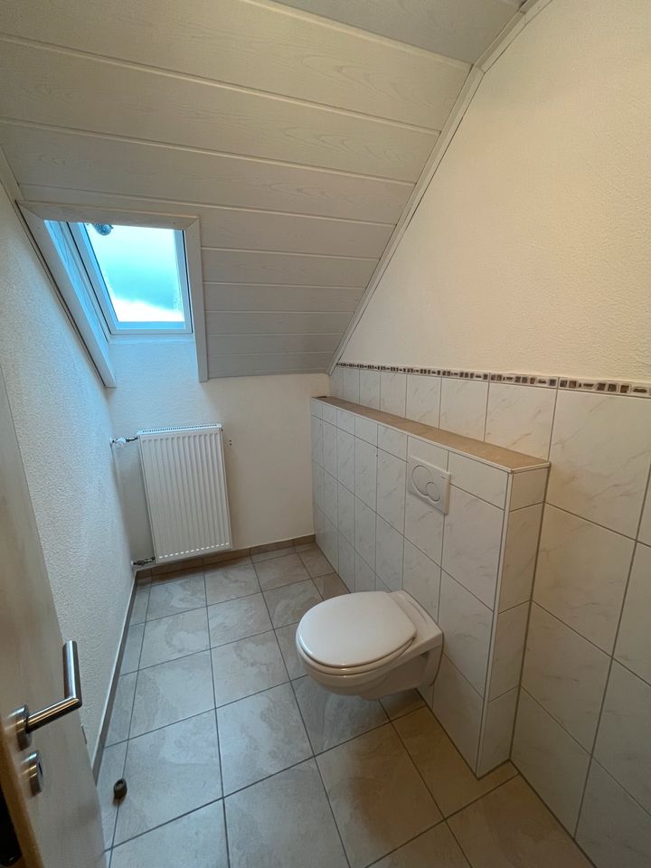 Mietwohnung Wohnung 82m2 mit 2 Badezimmer Dusche Mietswohnung in Peterswald-Löffelscheid