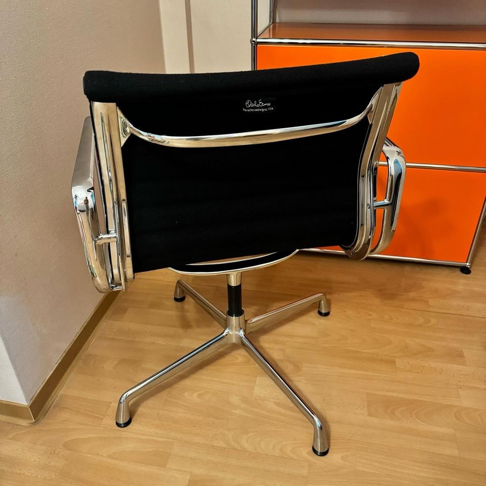 Vitra Charles & Ray Eames EA108 Hopsak Schwarz Stuhl in St. Ingbert