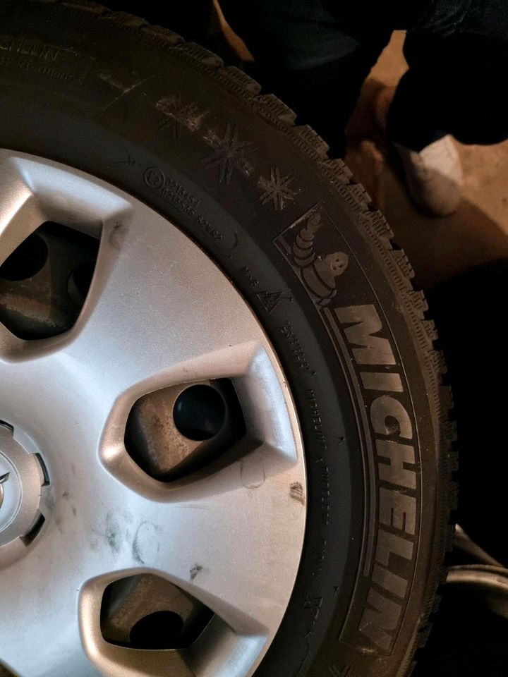 Michelin Alpin Winterreifen 215 60 R16 / Opel Zafira in Krefeld