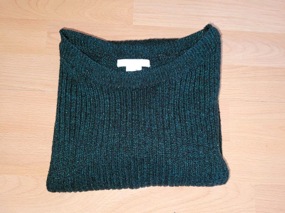 Sehr guter Zustand * grüner H&M Pullover Gr. S, Glitzerfäden in Leipzig