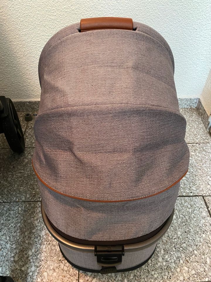 Top Zustand Peg Perego Ypsi Kombi Kinderwagen Babyschale Isofix in Nürtingen