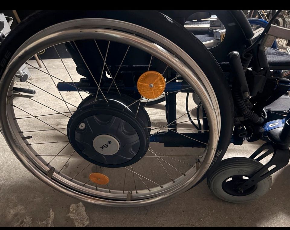 Faltbarer Rollstuhl/ Schwergewicht/ Elektromotor in Oer-Erkenschwick