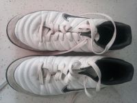 Nike Sportschuhe Fußballschuhe Hallenschuhe wie neu Gr. 42 Berlin - Tempelhof Vorschau