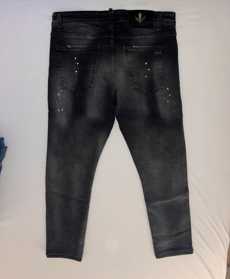 DSQUARED2 Jeans in Ismaning