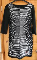Desigual-Kleid schwarz/weiß mit halben Arm Schwachhausen - Neu Schwachhausen Vorschau