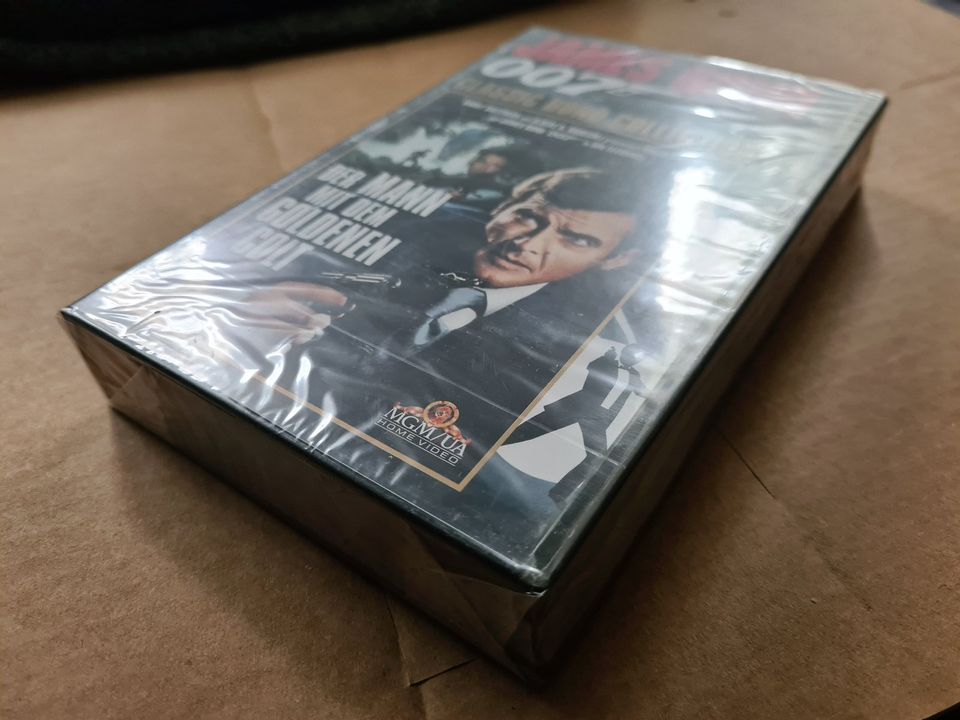 James Bond 007 - Der Mann mit dem Goldenen Colt [VHS] NEU! in Gifhorn