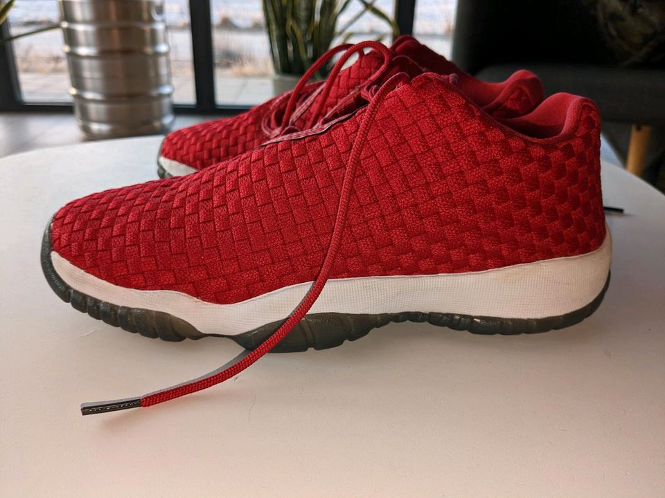 Nike Air Jordan Future Low Gr. 40, rot in Bayern - Tiefenbach | eBay  Kleinanzeigen ist jetzt Kleinanzeigen