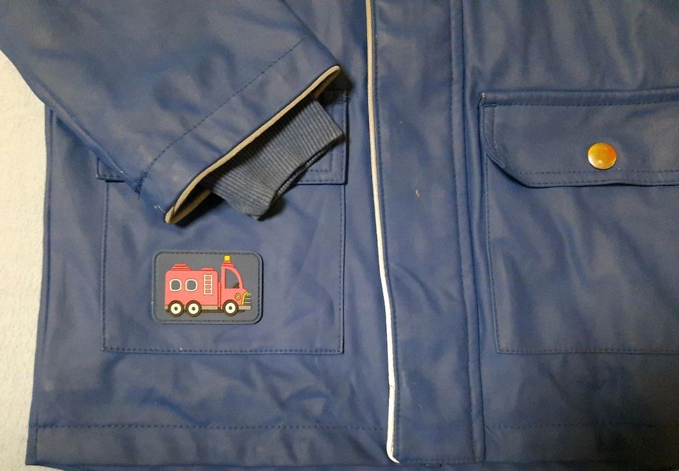 Regenjacke dunkelblau Feuerwehr Gr. 116 in Weil am Rhein