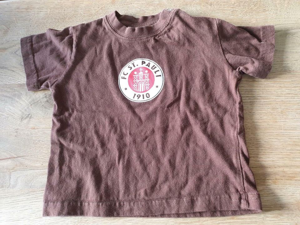 Gr. 80 / 86 T - Shirt FC St. Pauli Fußball T-Shirt in Neckartenzlingen