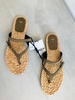 ZARA flache Pantoletten Zehentrenner Leder Khaki UVP: 44,95€ Rheinland-Pfalz - Landstuhl Vorschau