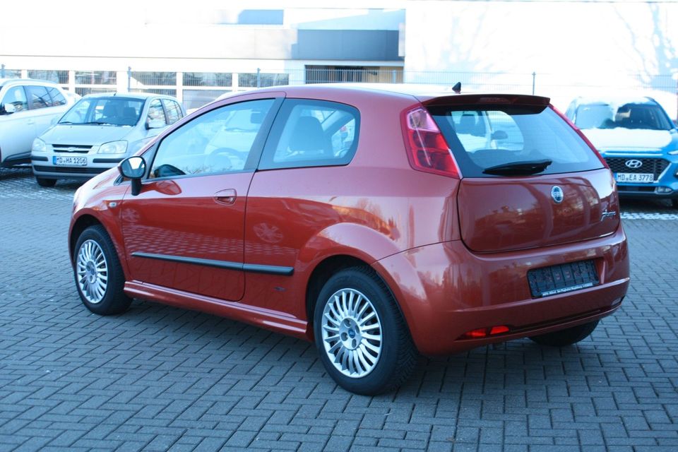 Fiat Grande Punto 1.4 8V Dynamic Klima*Nur 51TKM* in Magdeburg