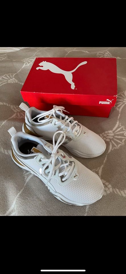 Neu! Puma Sneaker Zone XT Metal weiß Gr: 38,5 in Frankfurt am Main