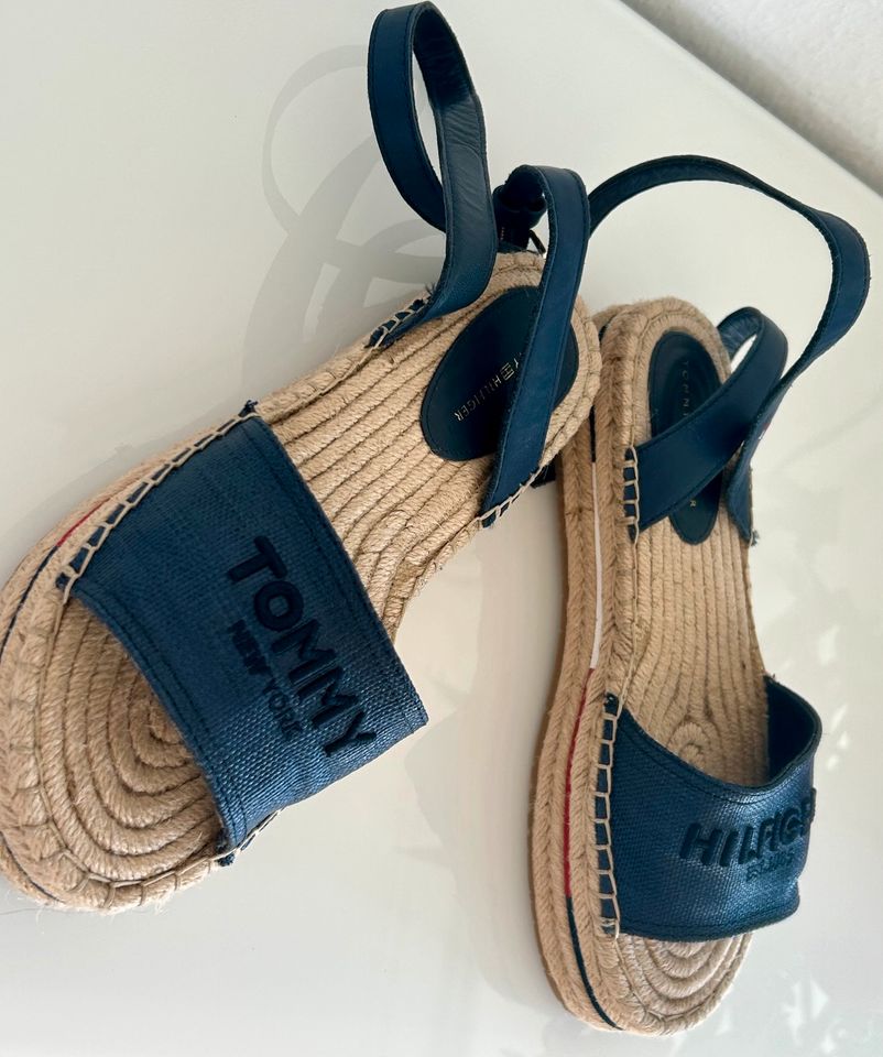 Thommy Hilfiger Sandalen-neu, ungetragen in Essen