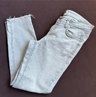 Cambio Jeans Liu short in hellgrau in Gr. 38 Niedersachsen - Vechta Vorschau