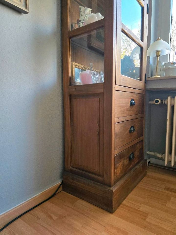 Teakholz Vitrine 3 Schubladen 4 Einlegeböden Glastür Teak 210cm in Sankt Augustin