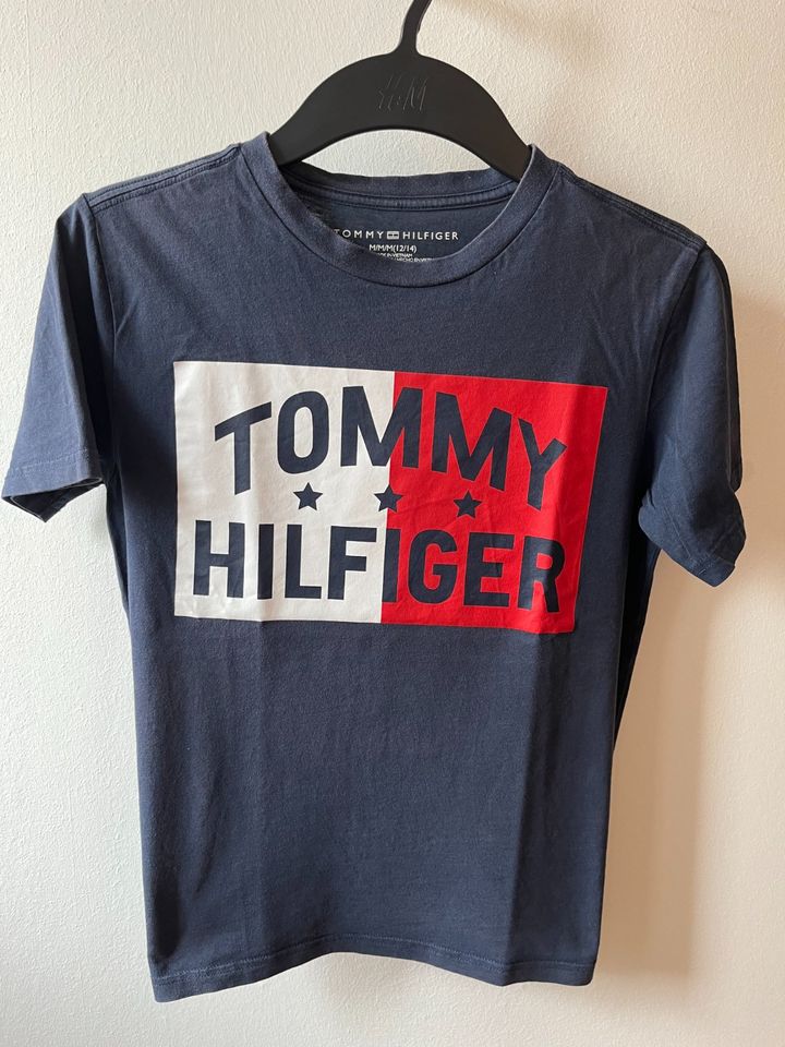 Tommy Hilfiger T-Shirt - 12-14 Jahre / M / Gr. 152 in Bad Kreuznach