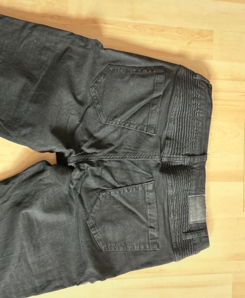 Damen Jeans Größe 40 in Villmar