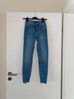 Hellblaue Skinny Jeans von Pieces Gr. XS Nordrhein-Westfalen - Steinheim Vorschau