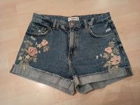 Jeans Shorts von Mango mit Blumenstickerei Sachsen - Hartmannsdorf Vorschau