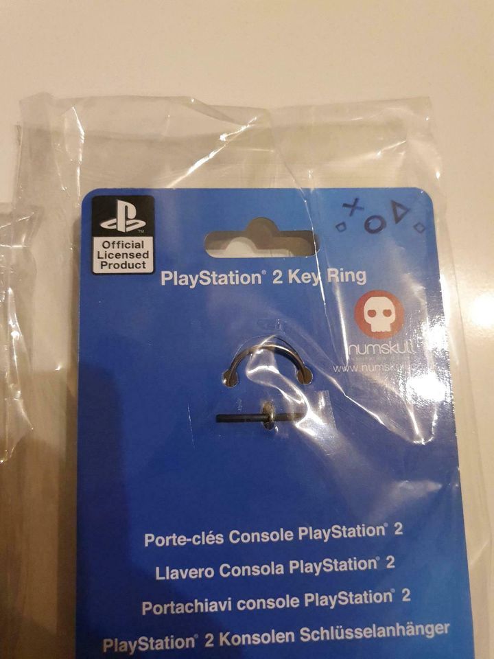 PlayStation 1 + 2 + 4 Schlüsselanhänger offizielle Numskull in Berlin