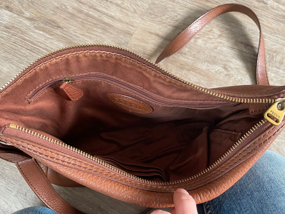 Tolle Umhängetasche/ Handtasche von Fossil TOP in Itzehoe