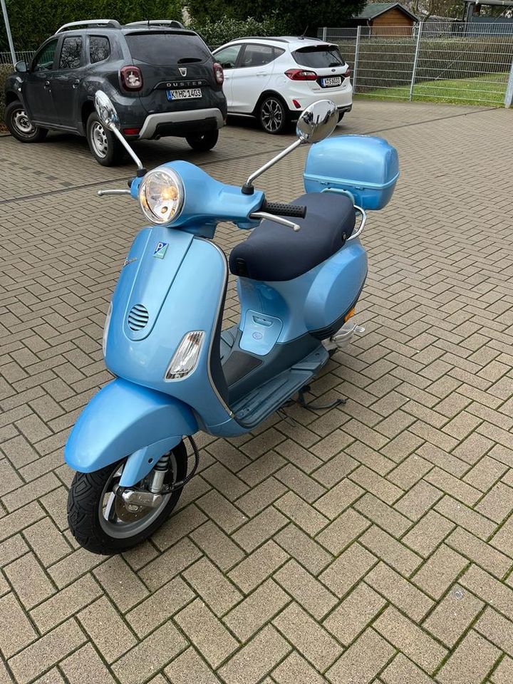 Verkaufe Piaggio Vespa LX50 in seltener Originalfarbe in Köln