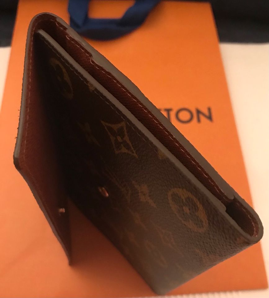 Louis Vuitton Geldbörse Brieftasche Passport Etui Monogram Neuwe in Essen