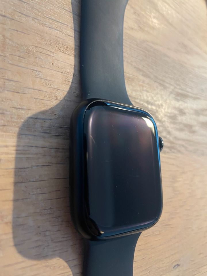 Apple Watch Series 8 GPS + Cellular 45mm in Frankfurt am Main