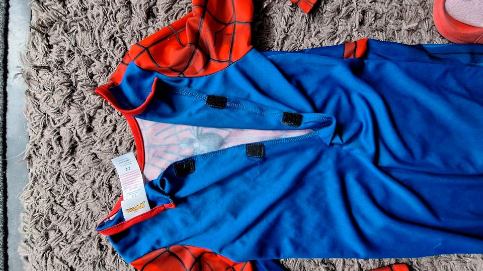 Spiderman kostüm für 7-8jahre in Rockenberg