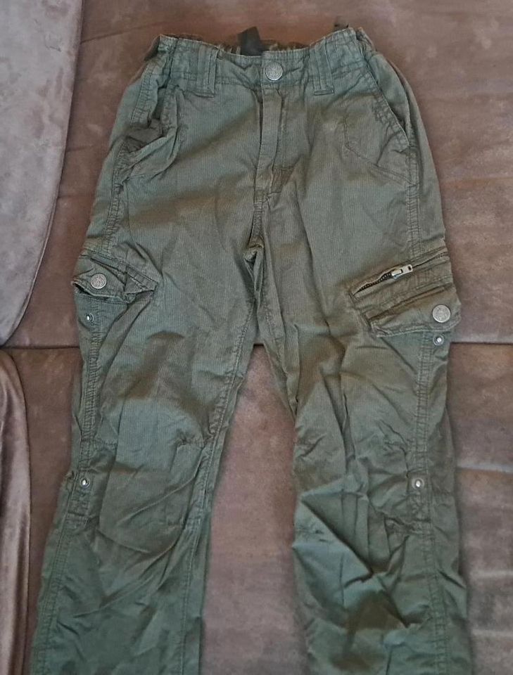 H&M leichte Sommerhose Hose zum krempeln chino Gr. 122 in Germering