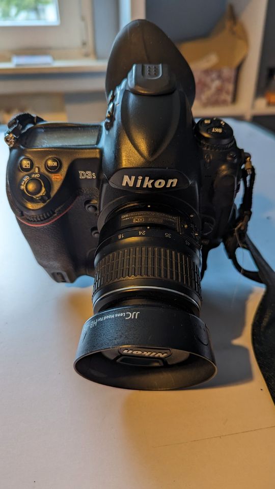 Nikon D3S Guter Zustand. Mit Objektiv. 220.00 Klicks in Essen-Fulerum
